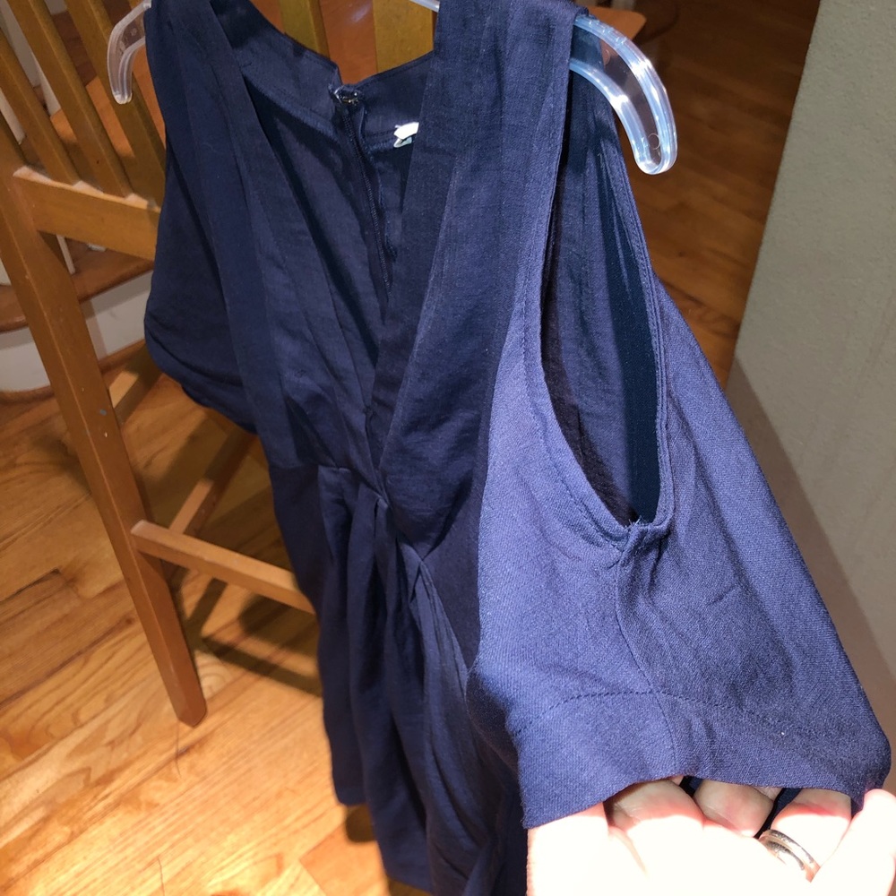 Lush small Navy women’s dress-cut out sleeves - Picture 2 of 6